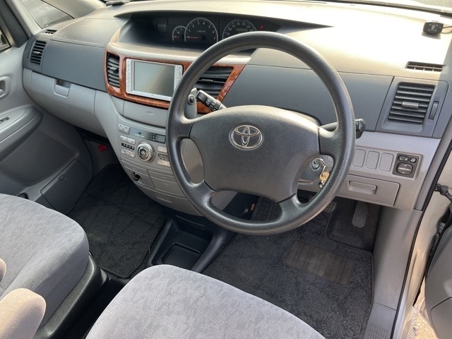 Toyota NOAH 2004 8193295-4