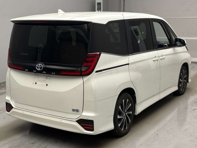 Toyota NOAH 2023 8193296-1