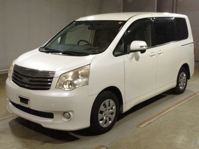 Toyota NOAH 2011 8193299-0