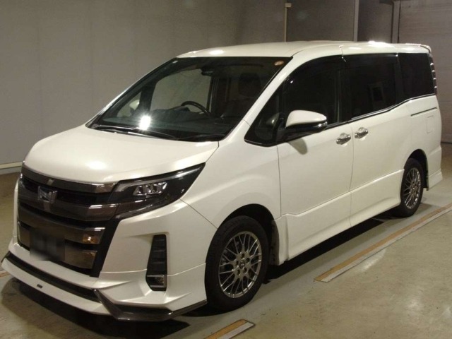 Toyota NOAH 2018 8193300-0