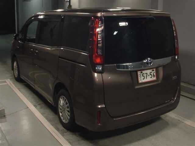 Toyota NOAH 2014 8193307-1