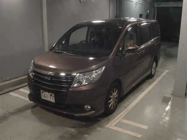 Toyota NOAH 2015 8193312-4