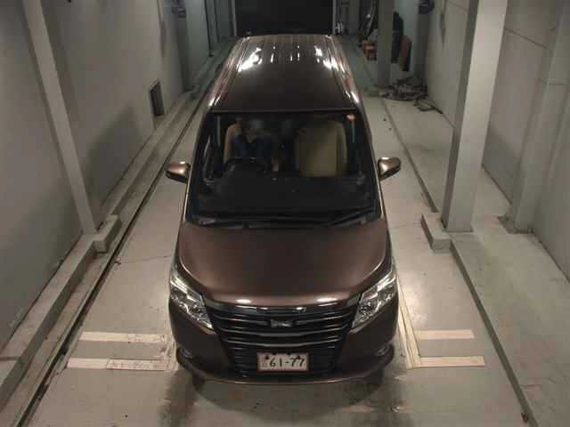Toyota NOAH 2015 8193312-6