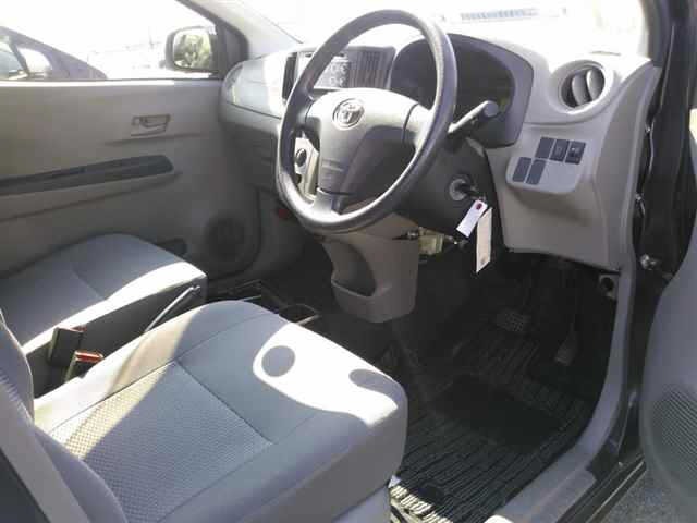 Toyota PIXIS EPOCH 2014 8190422-3