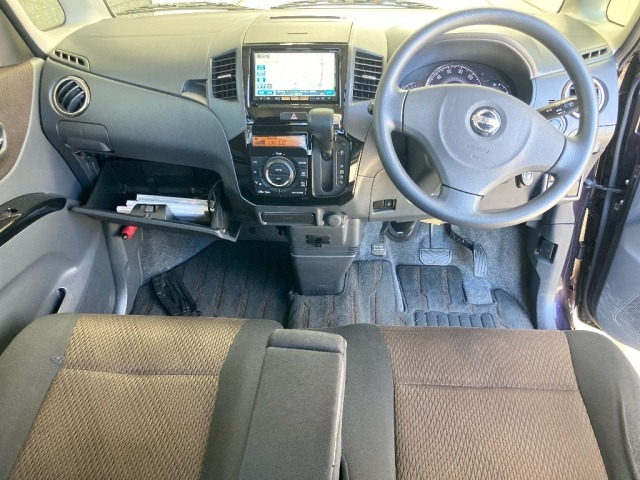 Nissan ROOX 2012 8192432-4