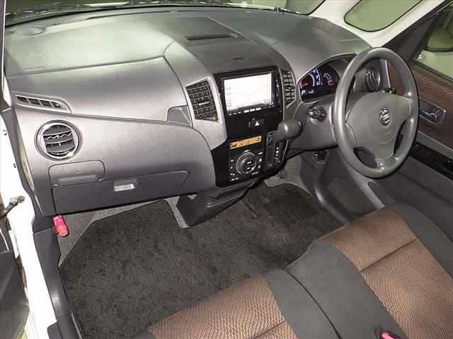 Nissan ROOX 2011 8192435-5