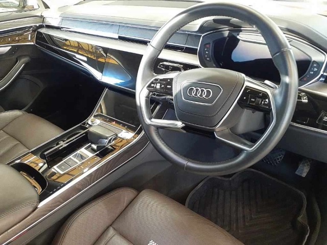 Audi A8 2019 8212620-7