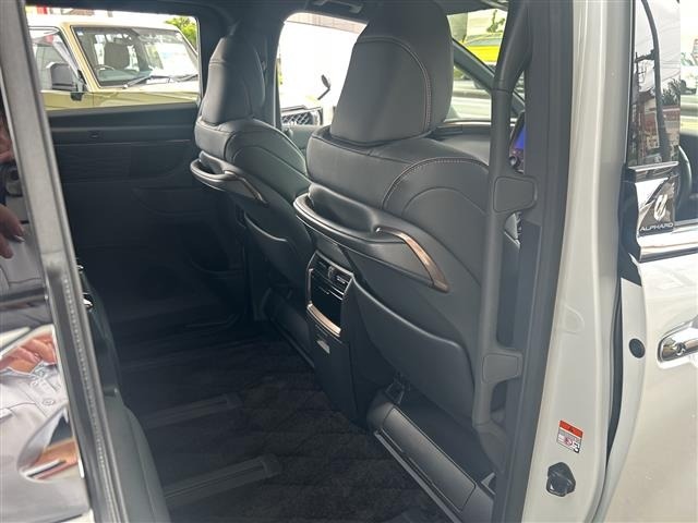 Toyota ALPHARD 2024 8205980-2