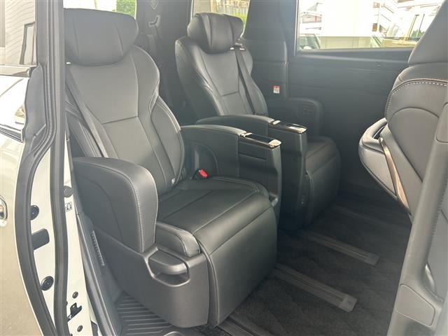 Toyota ALPHARD 2024 8205980-4