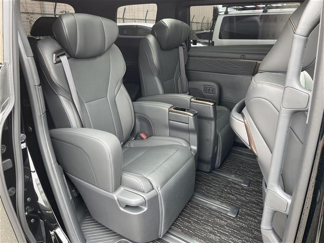 Toyota ALPHARD 2025 8206038-9