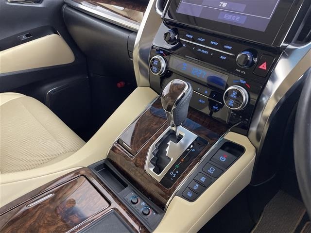 Toyota ALPHARD 2021 8206631-6