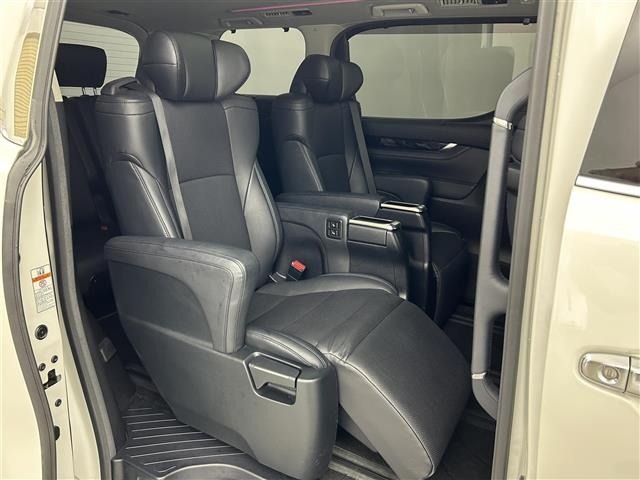 Toyota ALPHARD 2019 8206795-6