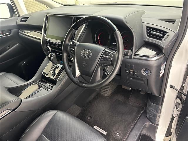 Toyota ALPHARD 2022 8207476-6