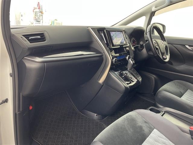 Toyota ALPHARD 2019 8207568-9
