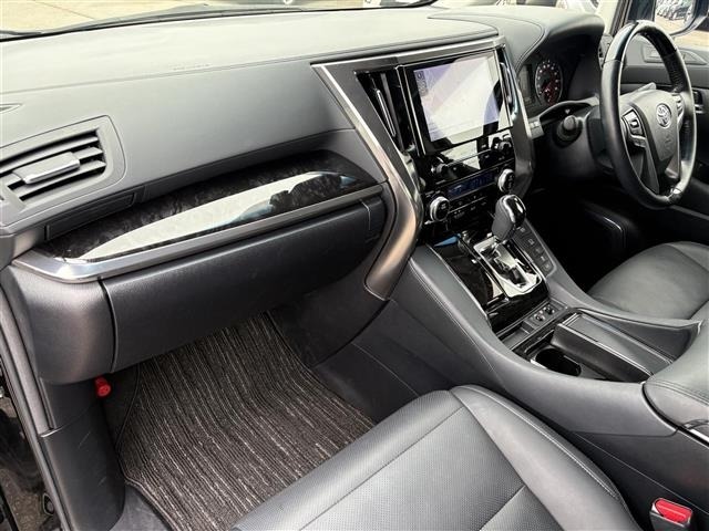 Toyota ALPHARD 2021 8207622-7