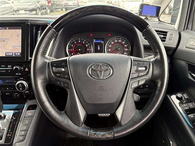 Toyota ALPHARD 2018 8207783-6