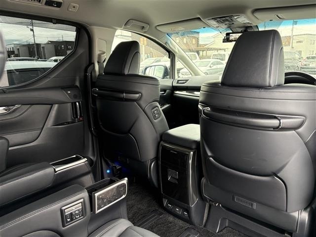 Toyota ALPHARD 2018 8207783-9