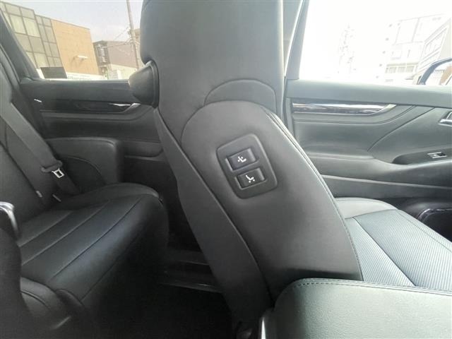 Toyota ALPHARD 2021 8208135-6