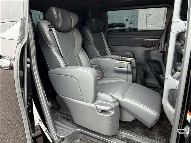Toyota ALPHARD 2023 8208229-5