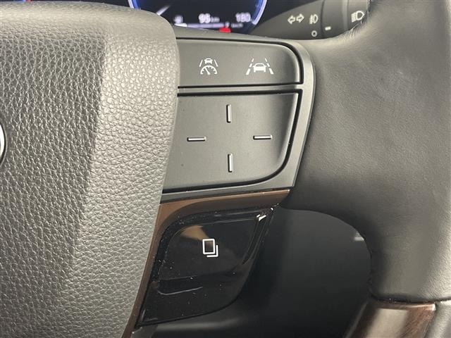 Toyota ALPHARD 2023 8208466-7