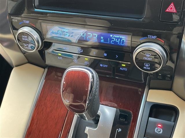 Toyota ALPHARD 2015 8208601-3