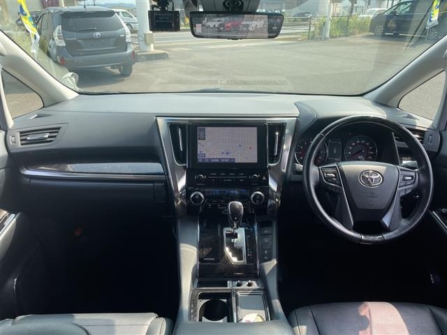 Toyota ALPHARD 2021 8209001-14