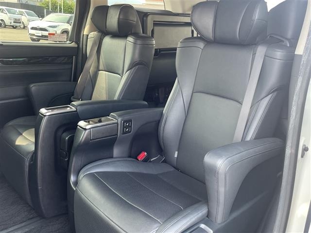 Toyota ALPHARD 2021 8209001-9
