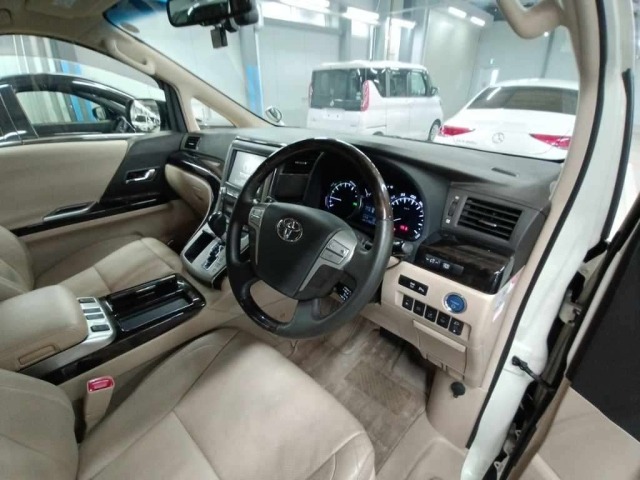 Toyota ALPHARD 2014 8211236-9