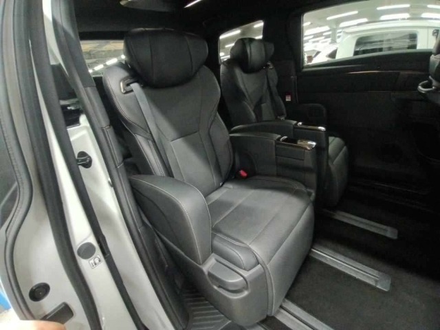 Toyota ALPHARD 2023 8211237-12