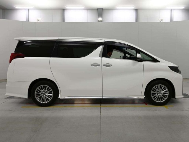 Toyota ALPHARD 2022 8211239-3