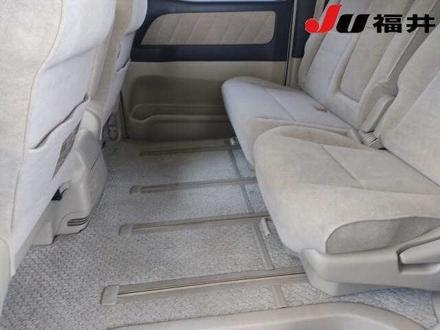 Toyota ALPHARD 2004 8211244-6
