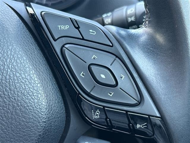 Toyota C-HR 2018 8195432-3