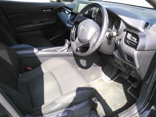 Toyota C-HR 2017 8195514-3