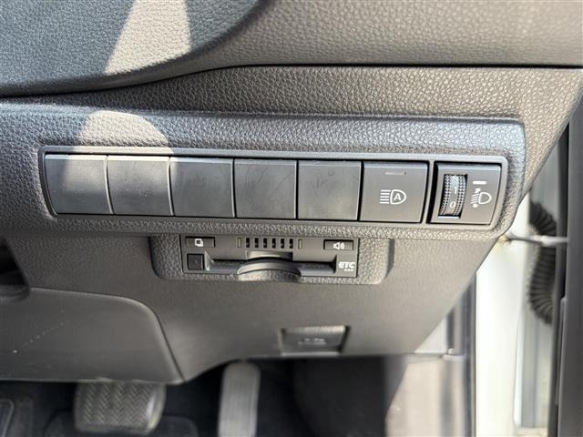 Toyota COROLLA TOURING 2022 8212418-1