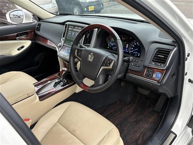 Toyota CROWN 2013 8197270-11