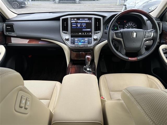 Toyota CROWN 2013 8197270-15