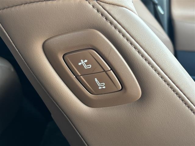 Toyota CROWN 2024 8197306-4
