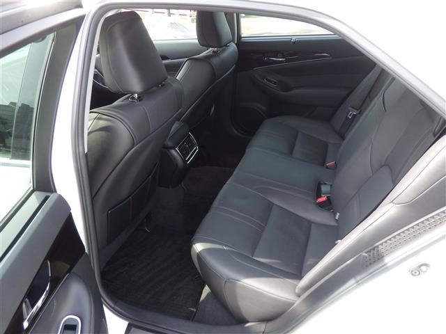 Toyota CROWN 2017 8197311-4