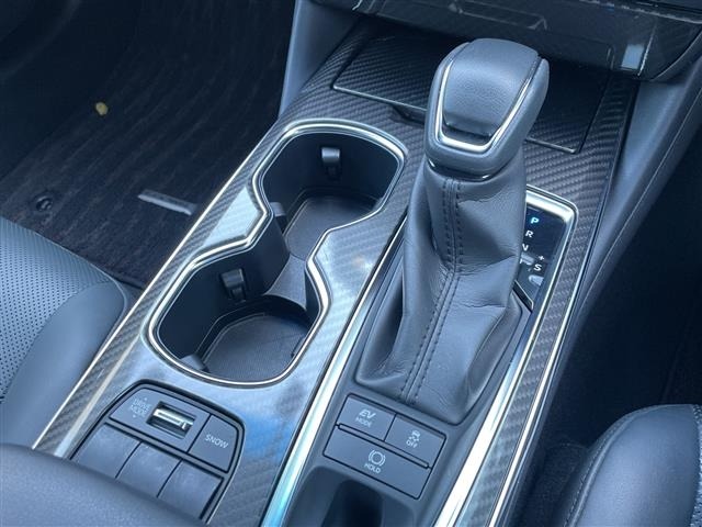 Toyota CROWN 2021 8197320-3