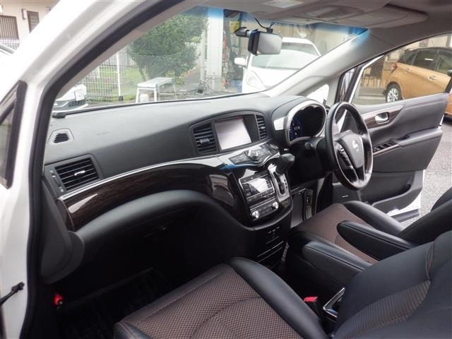 Nissan ELGRAND 2013 8194305-3