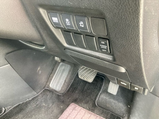 Nissan ELGRAND 2012 8194308-5