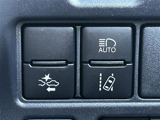Toyota ESQUIRE 2017 8212040-19