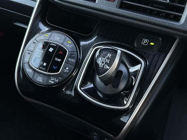 Toyota ESQUIRE 2017 8212040-5