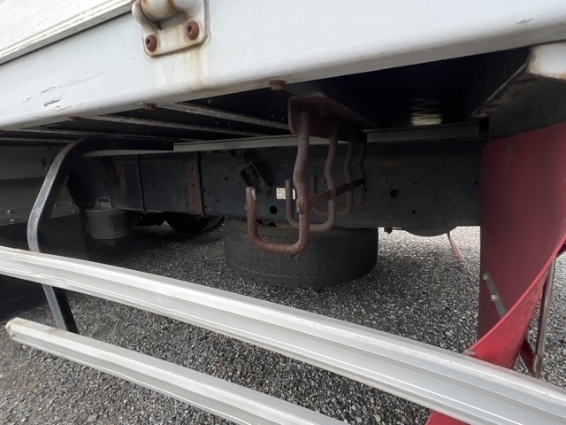 Isuzu GIGA 2012 8211668-9