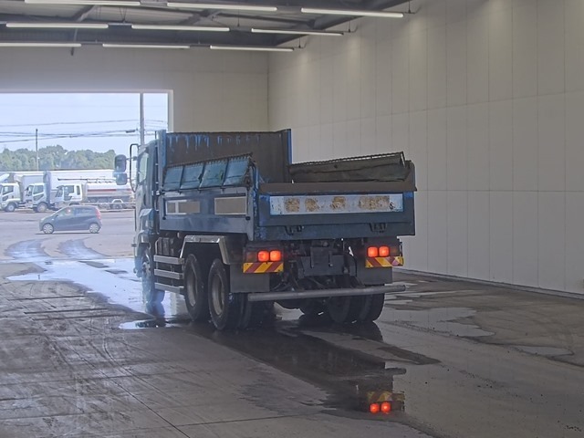 Isuzu GIGA 2019 8211680-1