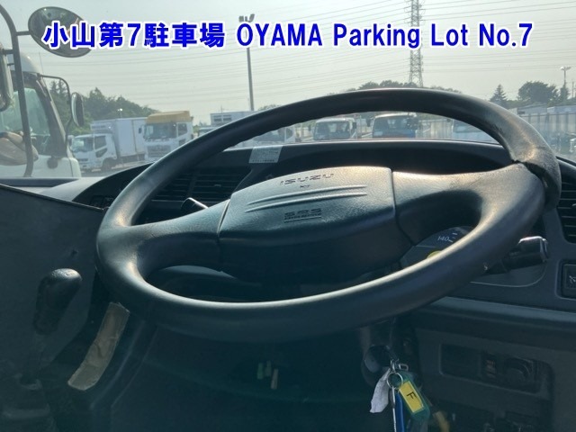 Isuzu GIGA 2013 8211702-3