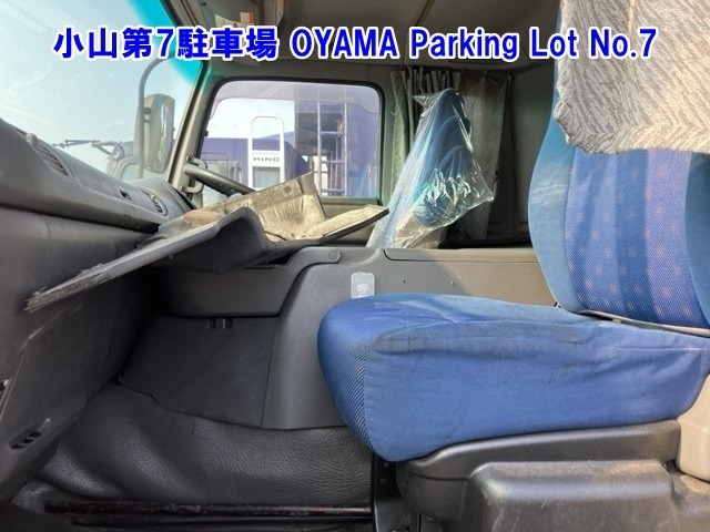 Isuzu GIGA 2013 8211702-4