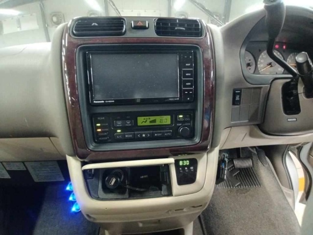 Toyota GRAND HIACE 2002 8212413-11
