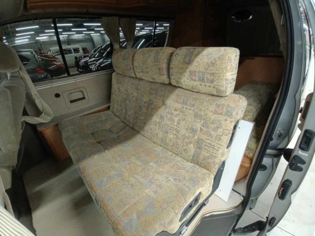 Toyota GRAND HIACE 2002 8212413-12