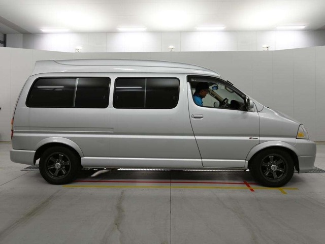 Toyota GRAND HIACE 2002 8212413-3